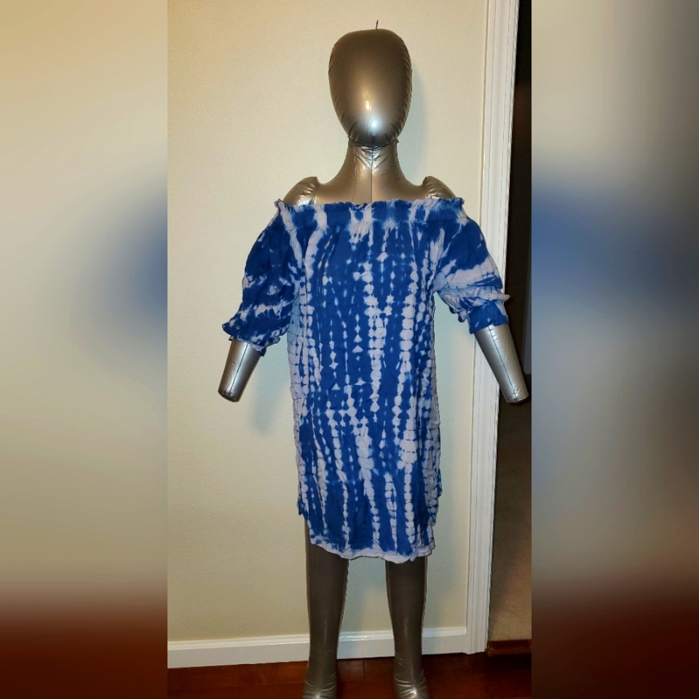 Style Envy blue tie dye half sleeve off the shoulder mini dress. Size large